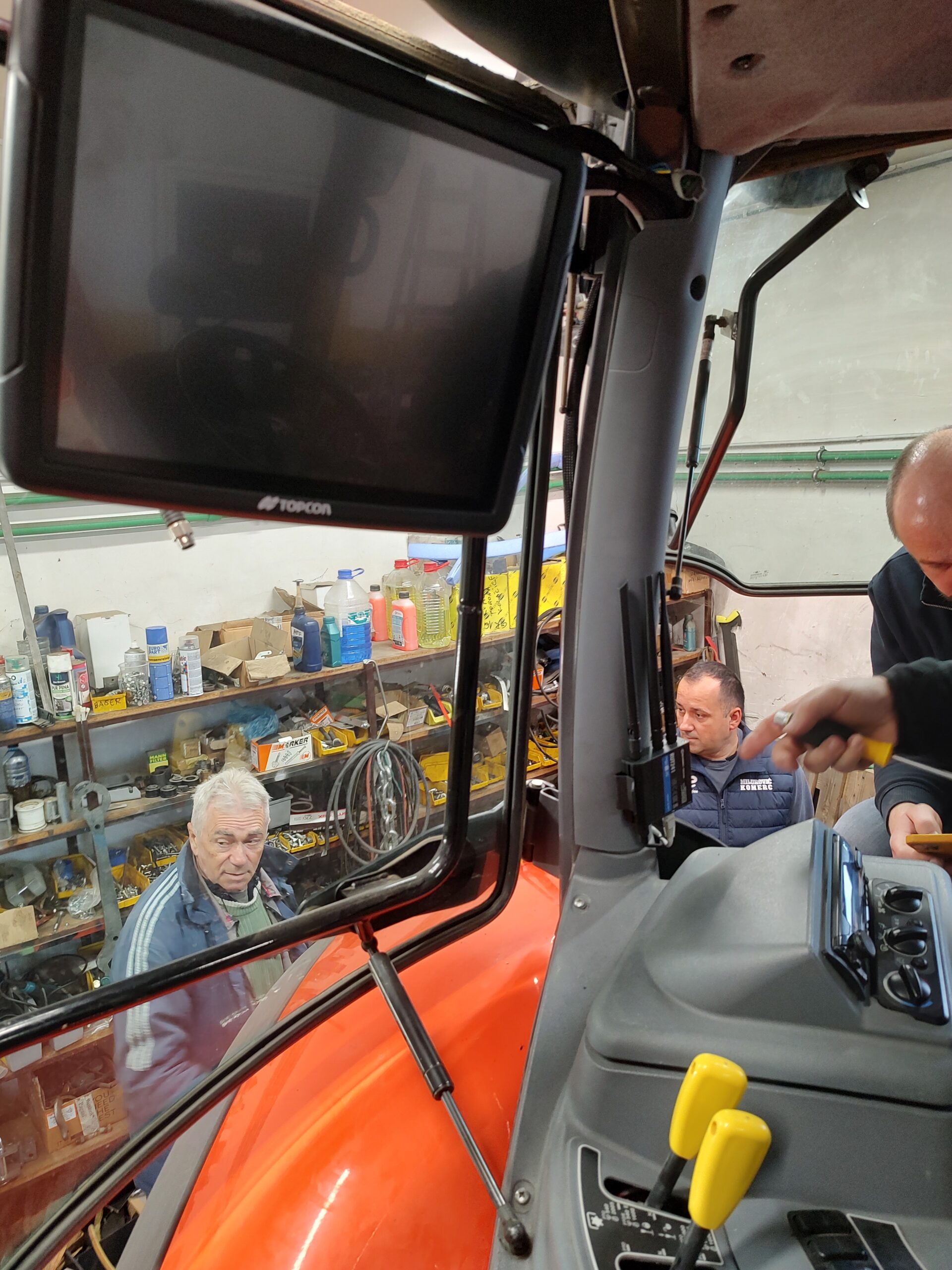 INSTALACIJA TOPCON AUTOPILOT SISTEMA - Kubota M7132 4 Scaled
