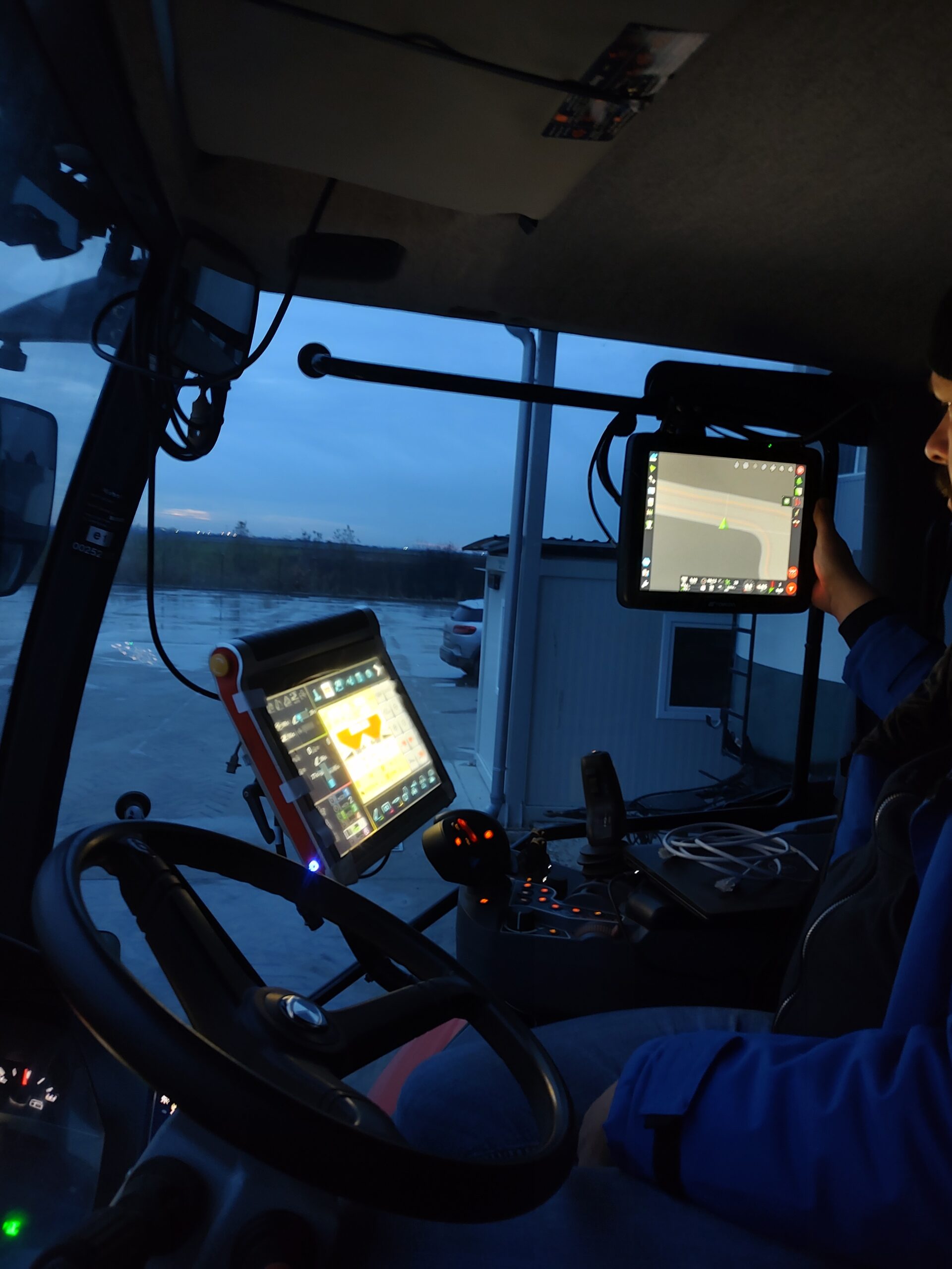 INSTALACIJA TOPCON AUTOPILOT SISTEMA - Kubota M7132 6 Scaled